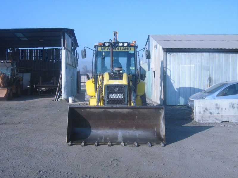 Retroexcavadora New Holland 4x4
